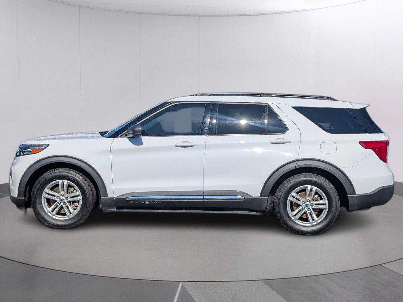 Used 2021 Ford Explorer XLT w/ Equipment Group 202A RWD image 2