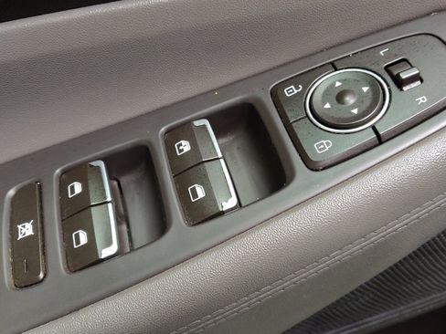 Used 2020 Hyundai Santa Fe SE image 27