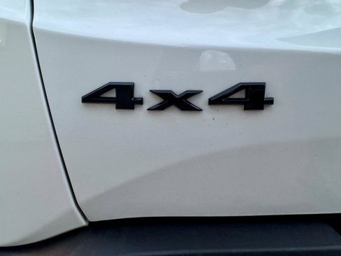 Used 2023 Jeep Renegade Trailhawk image 39