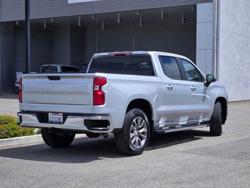 Used 2022 Chevrolet Silverado 1500 LT w/ Bed Protection Package RWD image 4