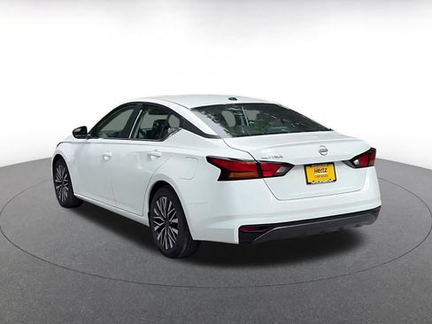 Used 2026 Nissan Altima 2.5 SV FWD image 11