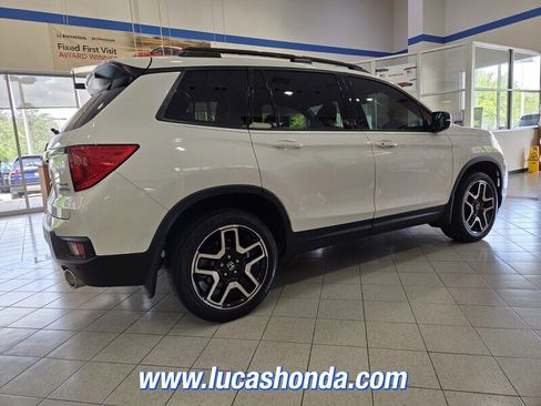 Used 2023 Honda Passport Elite image 4