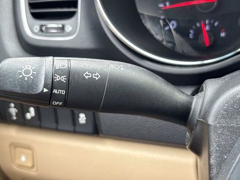 Used 2019 Kia Sedona EX FWD image 24