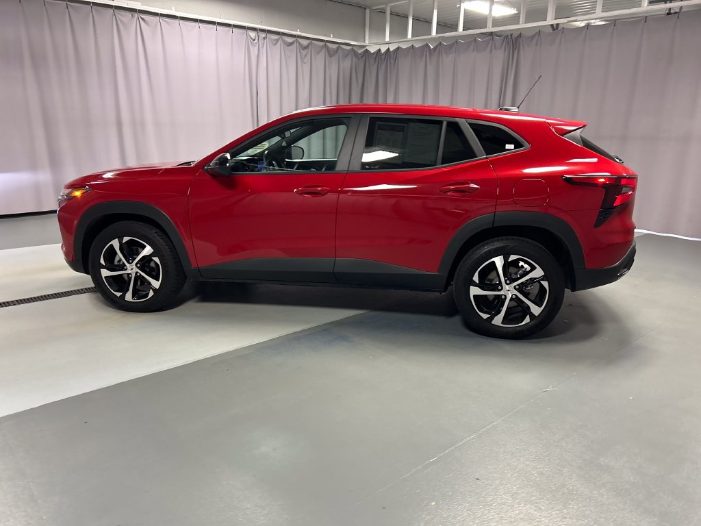 Used 2026 Chevrolet Trax RS w/ Driver Confidence Package FWD image 4