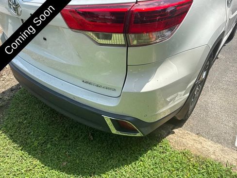 Used 2017 Toyota Highlander Limited Platinum AWD/4WD image 17