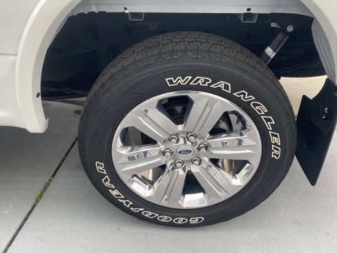 Used 2020 Ford F150 Lariat w/ Equipment Group 502A Luxury image 9