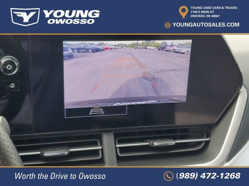 Used 2024 Chevrolet Trax RS FWD image 14