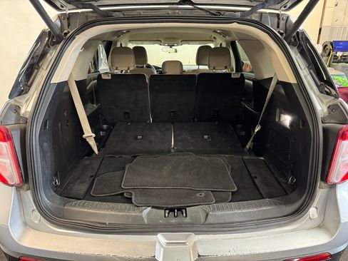 Used 2023 Ford Explorer 4WD image 7