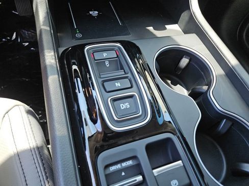 New 2025 Honda Pilot Touring image 36