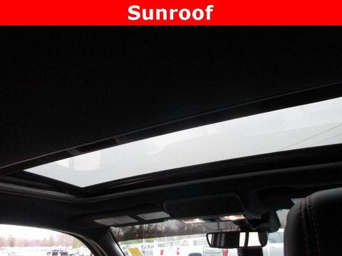 Used 2025 Nissan Frontier PRO-4X w/ Pro Premium Package image 16