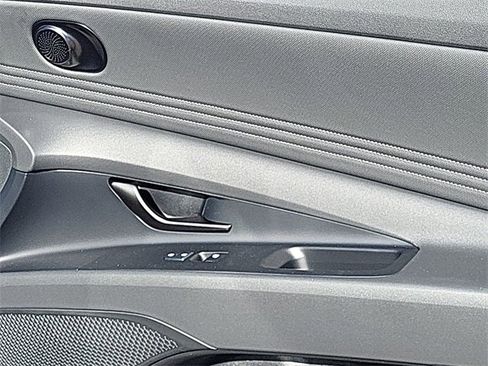 Certified 2025 Hyundai Elantra Sport image 24
