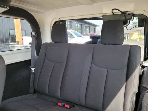 Used 2017 Jeep Wrangler Sport image 12