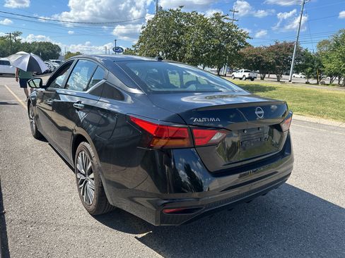 Used 2025 Nissan Altima 2.5 SV FWD image 6