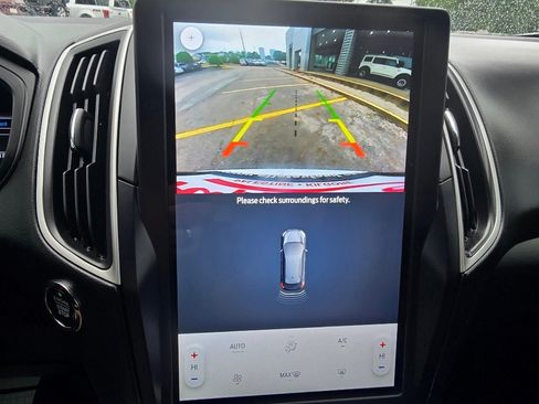 Used 2024 Ford Edge SE w/ Black Appearance Package image 28