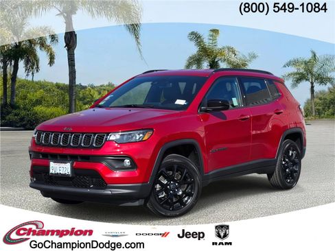 Used 2026 Jeep Compass Latitude image 1