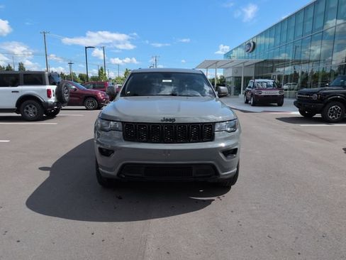 Used 2019 Jeep Grand Cherokee Altitude AWD/4WD image 2