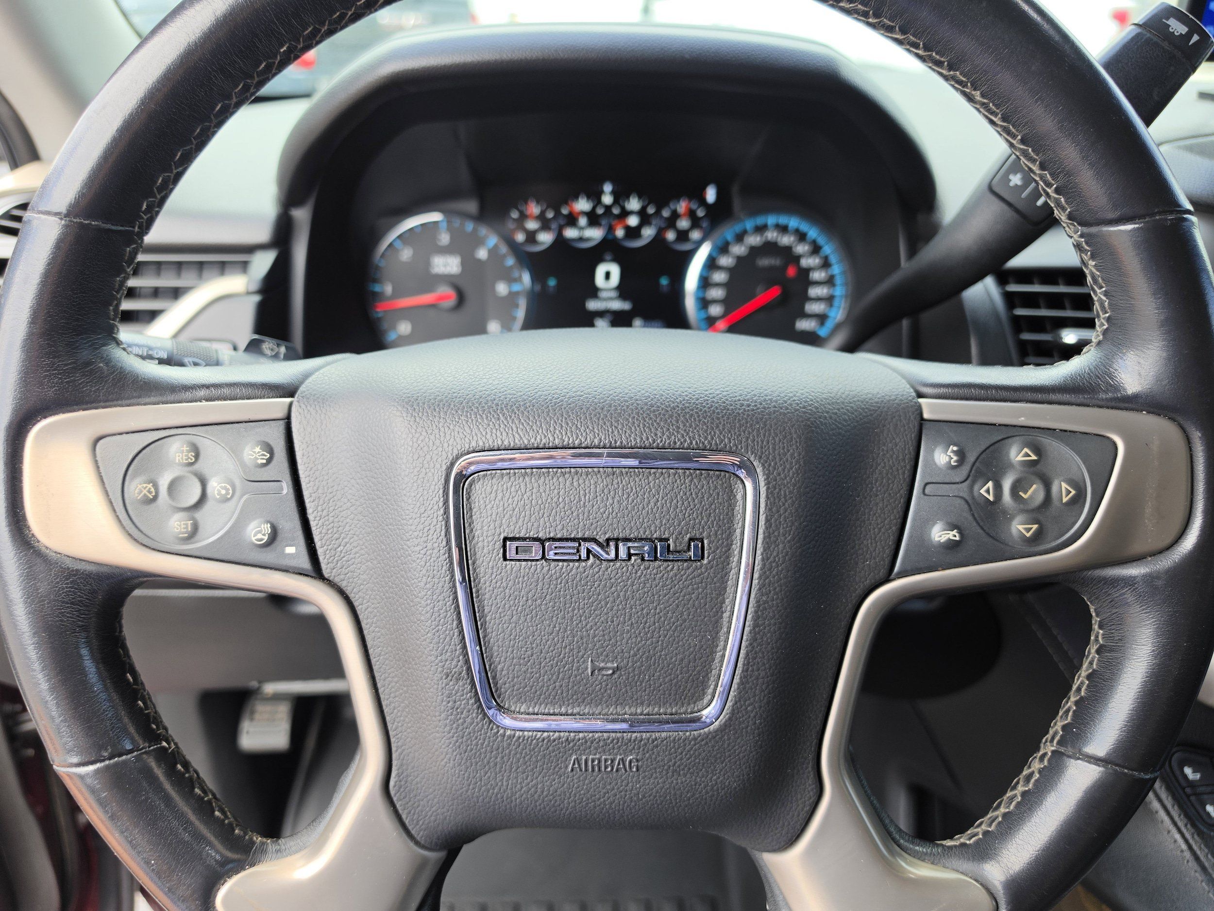 Used 2020 GMC Yukon XL Denali RWD image 33