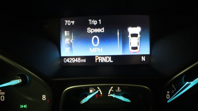 Used 2016 Ford Focus SE w/ SE Cold Weather Package FWD image 17