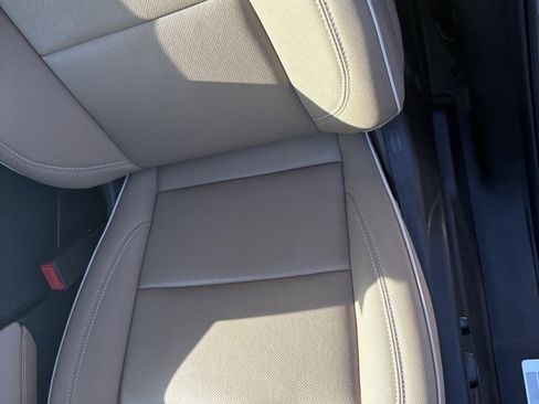 Used 2024 Chevrolet Suburban Premier image 10