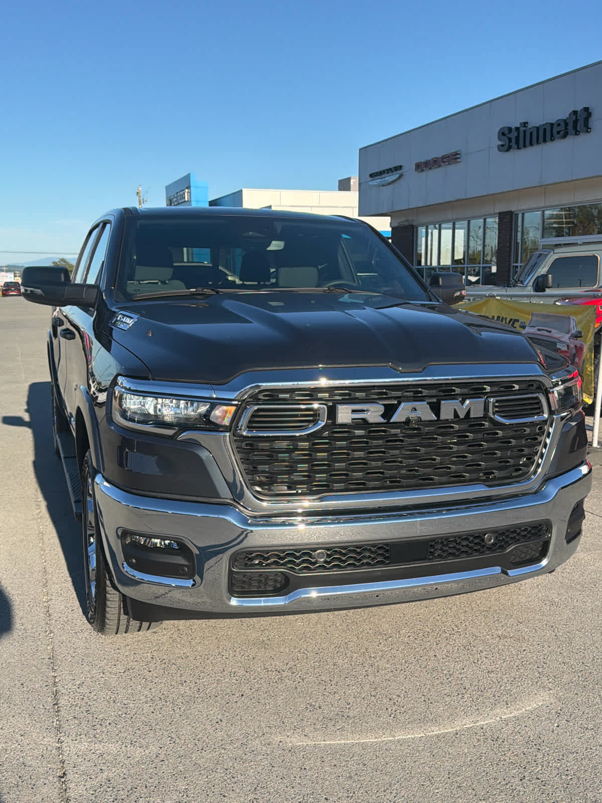 Used 2025 RAM 1500 Big Horn AWD/4WD image 3