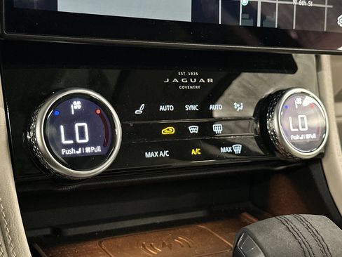 Used 2022 Jaguar F-PACE S image 23