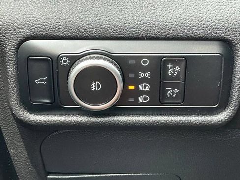 Used 2024 Ford Explorer XLT w/ Equipment Group 202A AWD/4WD image 34