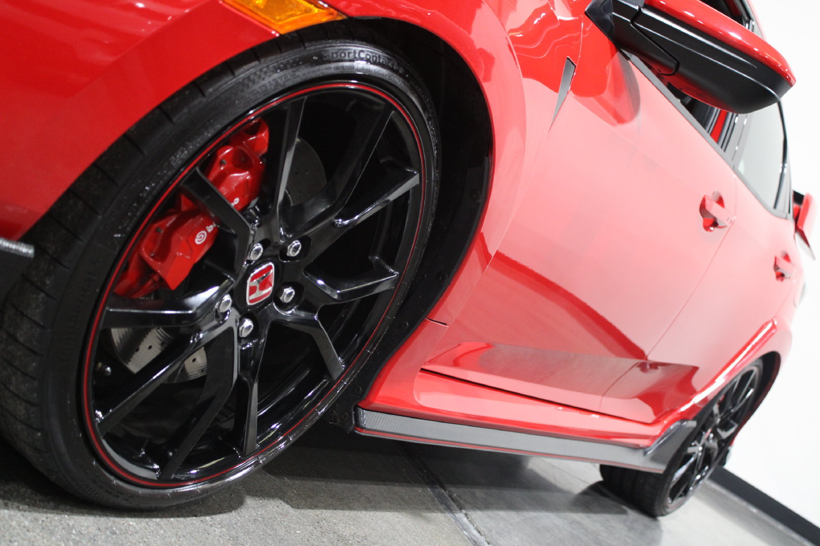 Used 2018 Honda Civic Type R image 8