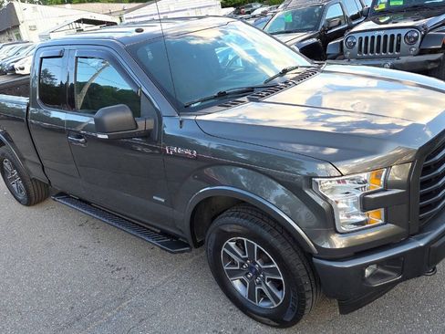 Used 2017 Ford F150 XLT w/ Equipment Group 302A Luxury AWD/4WD image 18