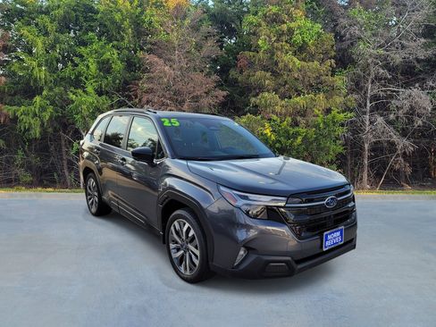 Certified 2025 Subaru Forester Touring w/ Popular Package - Touring AWD/4WD image 16