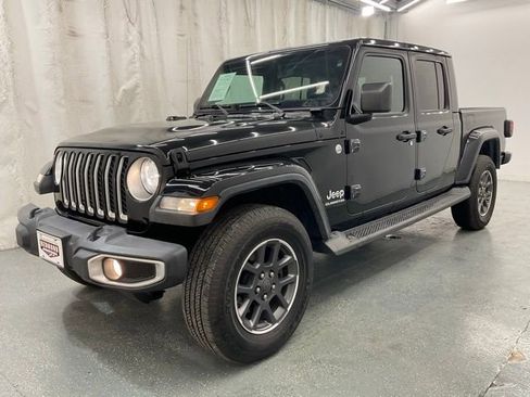 Used 2020 Jeep Gladiator Overland AWD/4WD image 4