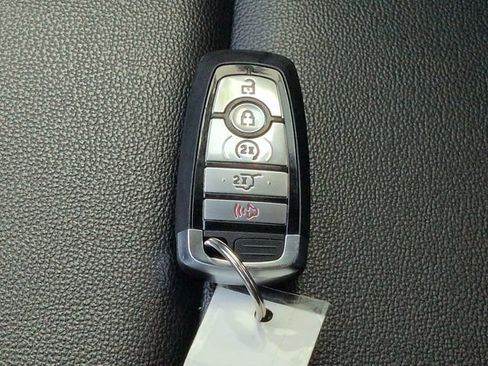 Used 2020 Ford Explorer XLT w/ Equipment Group 202A RWD image 26