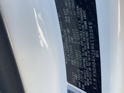 Used 2022 Kia Carnival LX w/ Paint Protection Package image 11