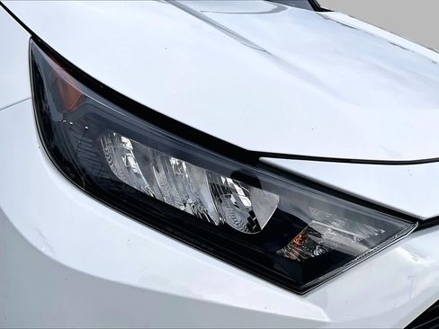 Used 2020 Toyota RAV4 LE w/ All Weather Liner Package FWD image 28