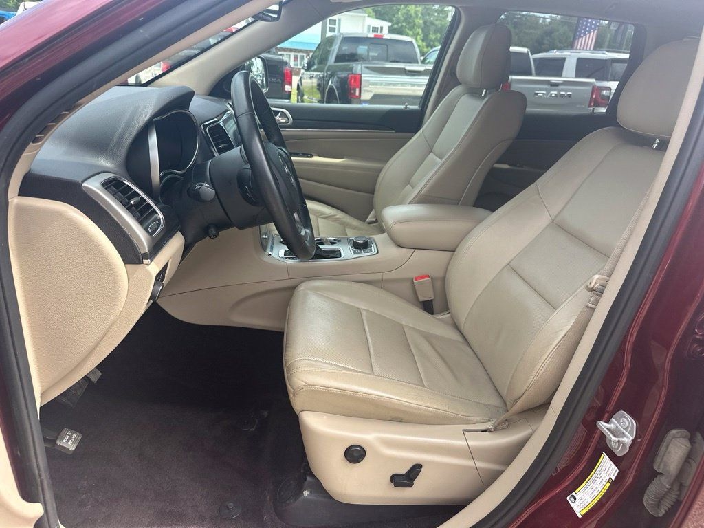 Used 2019 Jeep Grand Cherokee Limited w/ Luxury Group II AWD/4WD image 17