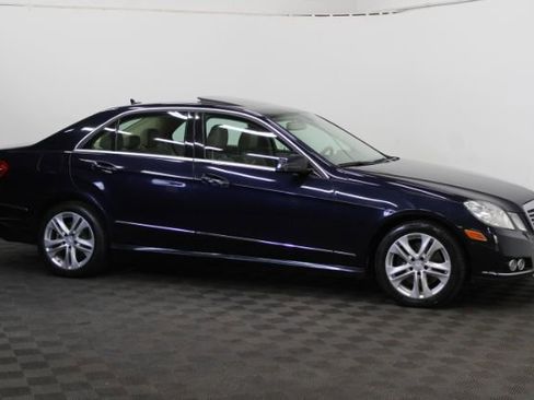 Used 2011 Mercedes-Benz E 350 4MATIC Sedan image 5