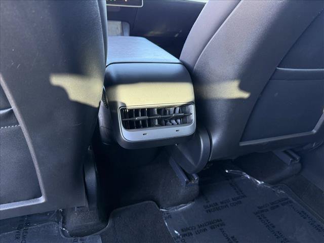 Used 2024 Tesla Model Y Long Range AWD/4WD image 25