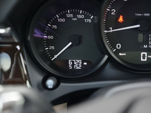 Certified 2025 Porsche Macan image 19