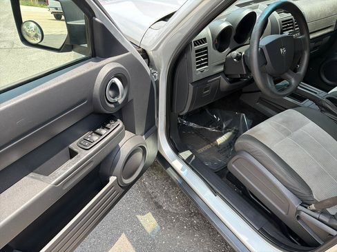 Used 2008 Dodge Nitro SXT RWD image 10
