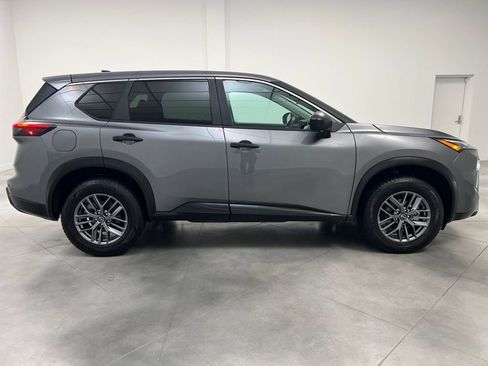 Used 2024 Nissan Rogue S image 8