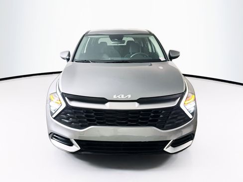 Used 2025 Kia Sportage LX image 2