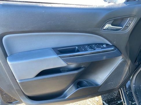 Used 2015 Chevrolet Colorado Z71 image 17