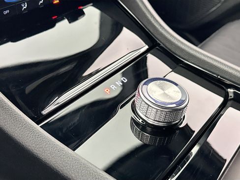 Used 2023 Jeep Grand Cherokee Overland image 17