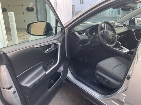 Used 2024 Toyota RAV4 XLE AWD/4WD image 8