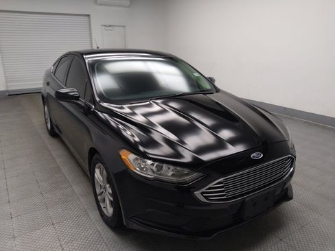 Used 2018 Ford Fusion SE w/ Fusion SE Technology Package FWD image 13