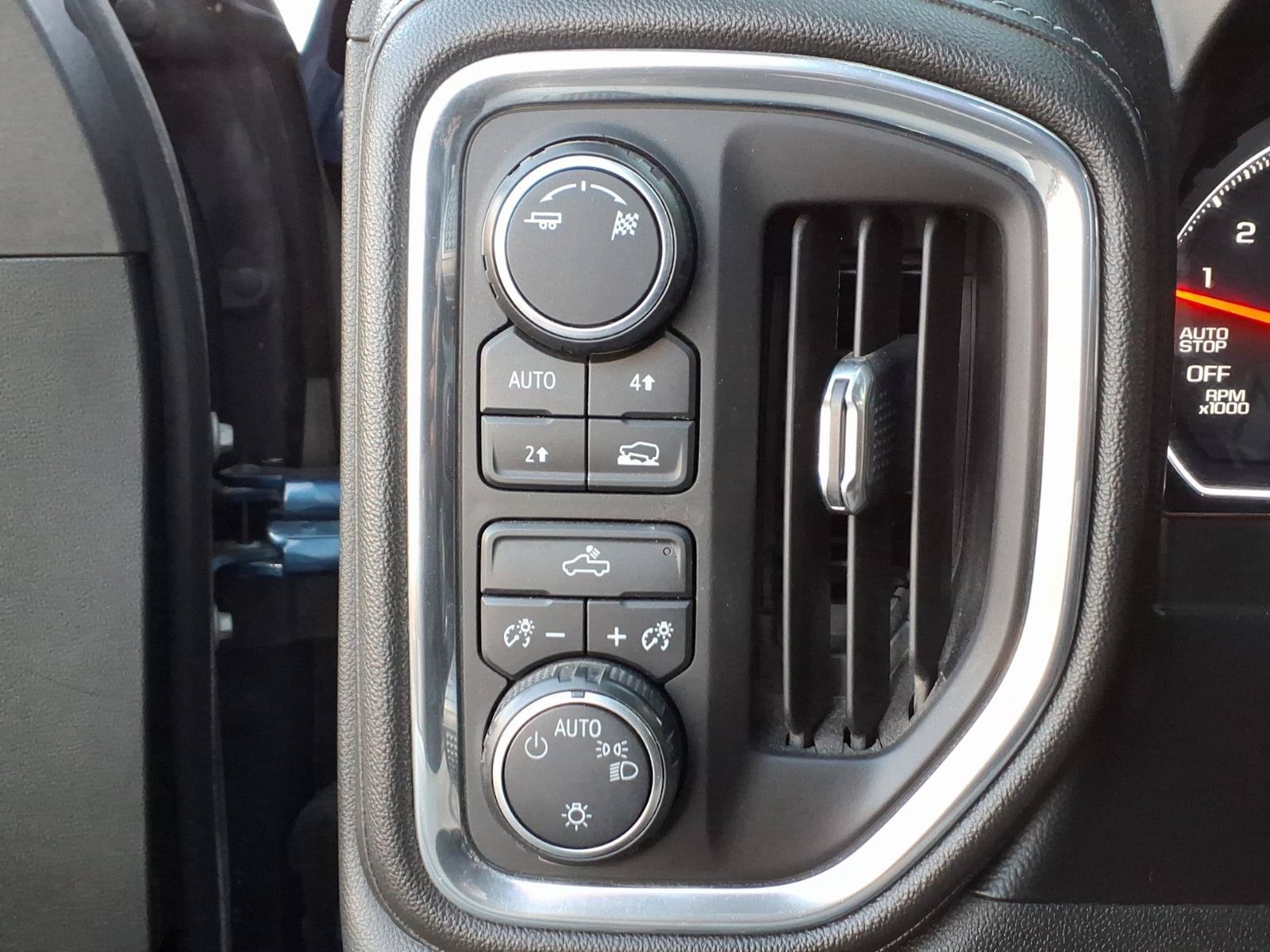 Used 2019 Chevrolet Silverado 1500 LT w/ All-Star Edition AWD/4WD image 18