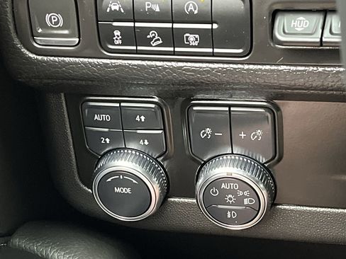 Certified 2023 GMC Yukon XL Denali AWD/4WD image 19