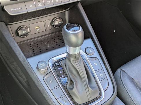 Used 2022 Hyundai Kona Limited image 15