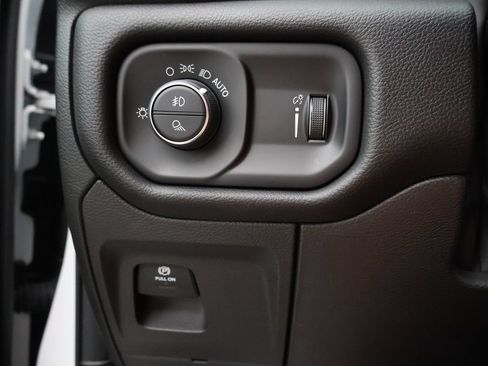 Used 2023 RAM 1500 Big Horn AWD/4WD image 30