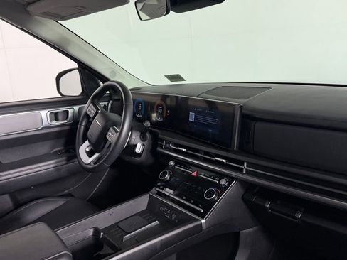 Used 2025 Hyundai Santa Fe SEL FWD image 31