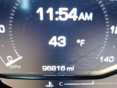 Used 2022 GMC Yukon XL SLT w/ SLT Premium Package image 22